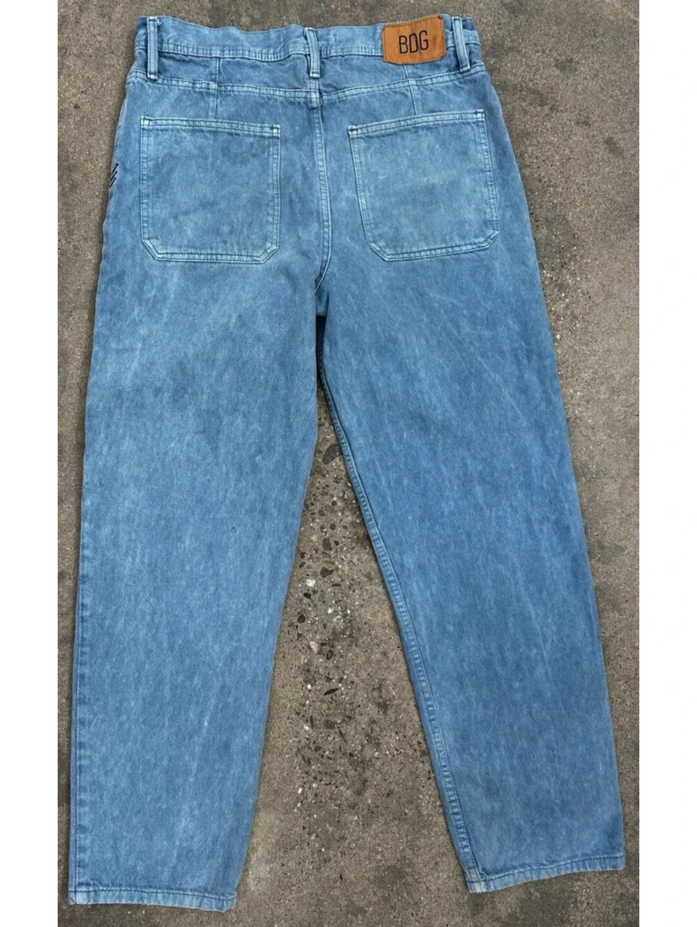BDG Jeans Mens 32 x 34 Vintage Bow Fit Cotton Light Wash Small Orange Stain - Picture 4 of 15